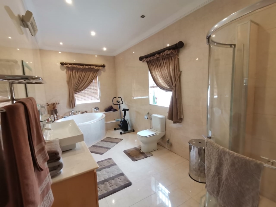 4 Bedroom Property for Sale in Zinniaville North West